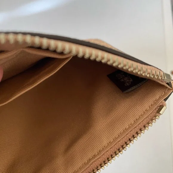 Coach glitter wristlet - Picture 5 of 5